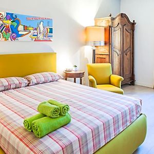 Camera con letto king size